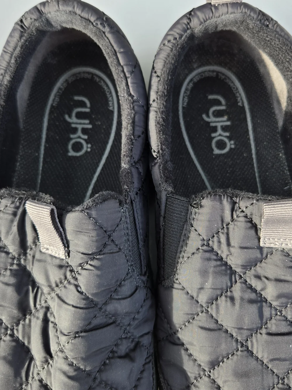 Ryka Black Quilted Slip On Walking Shoes Sz 9.5 W Wide Water Repellent Ava
